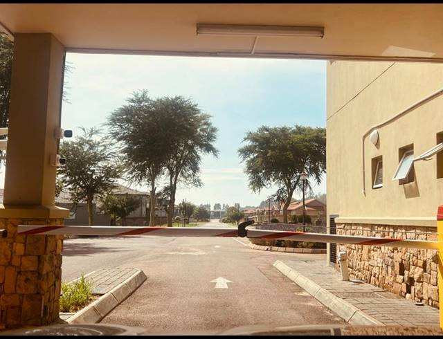 LAND FOR SALE IN MAGALIESBERG COUNTRY ESTATE